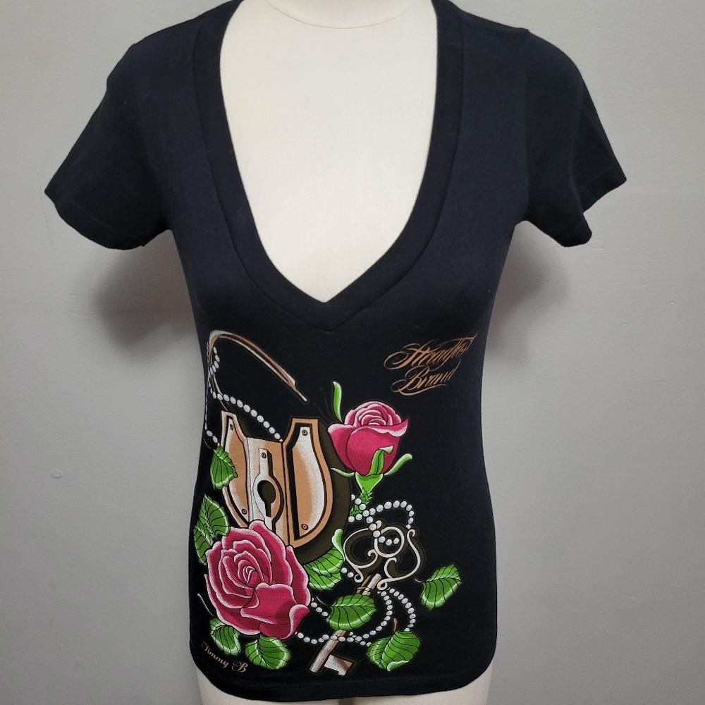 Steadfast Brand black tattoo graphic vneck tee size small